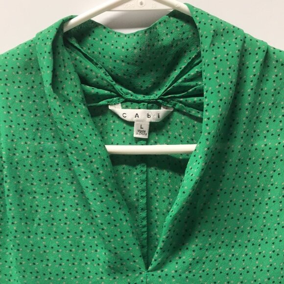CAbi #124 Printed Business Blouse in Kelly Green - Picture 8 of 16